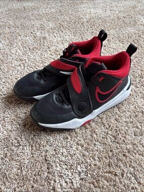 Nike Kids Black & Red Athletic Sneakers